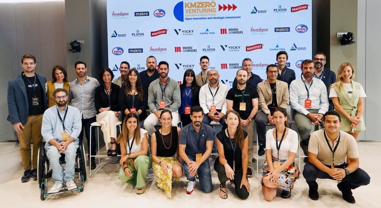 Representantes de KM ZERO Food Innovation Hub, compañías participantes y startups seleccionadas en la 2da edición de KM ZERO Venturing